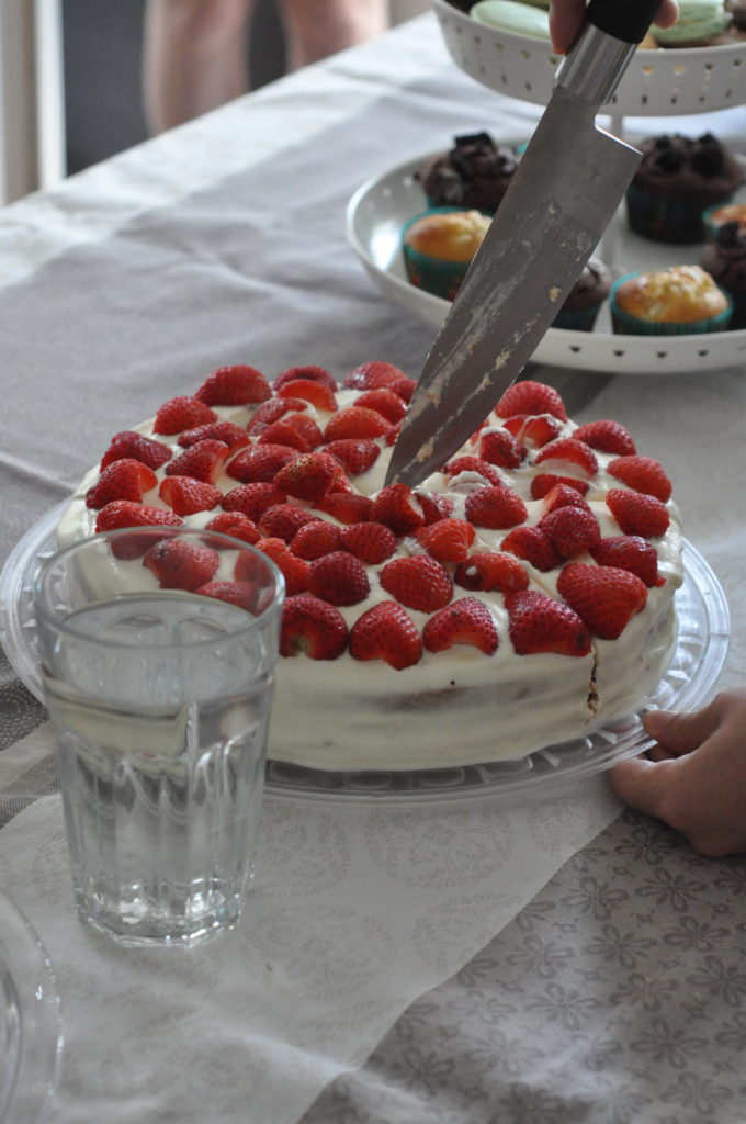 Mascarpone Torte mit Erdbeeren
