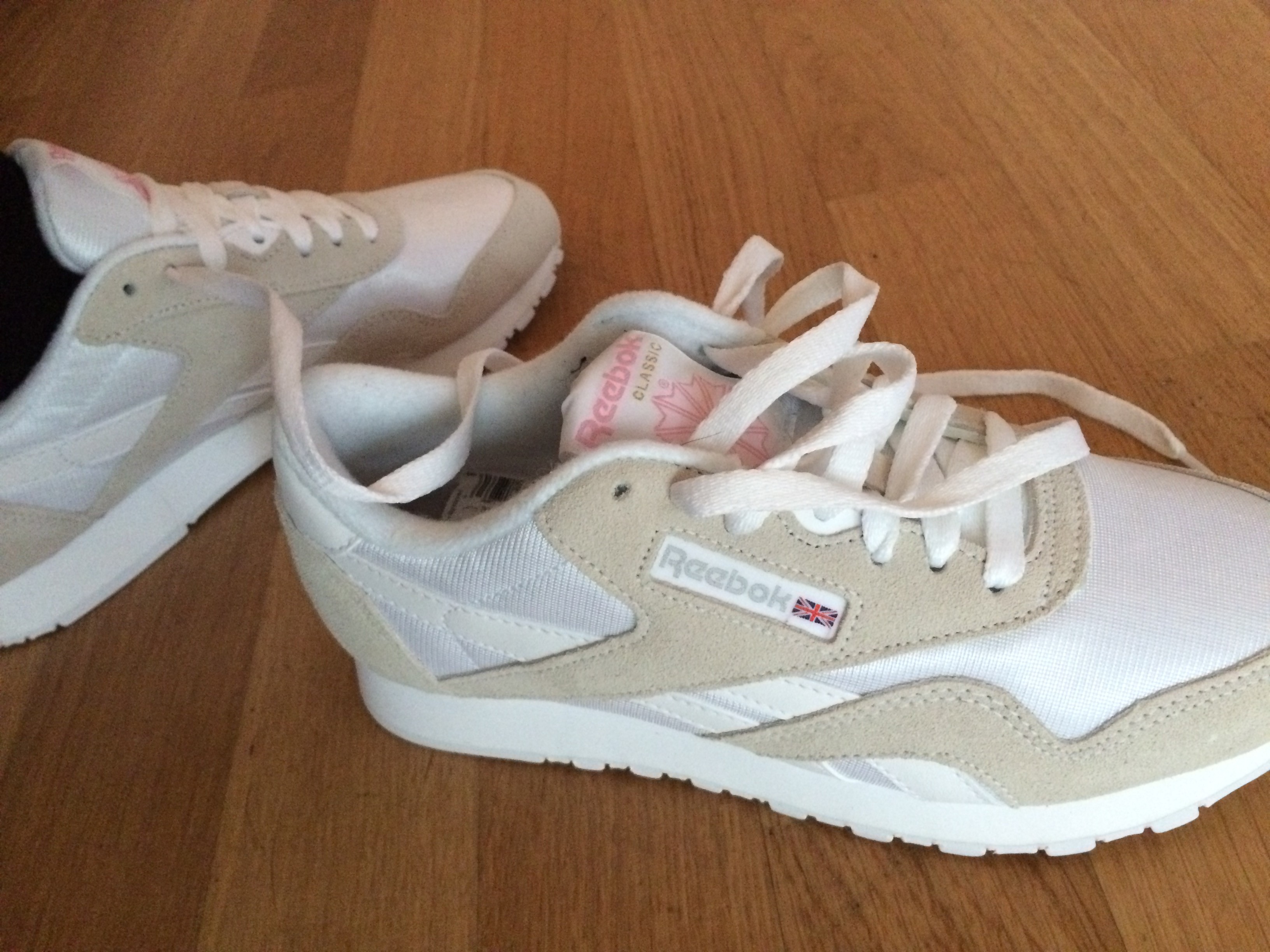 Weiße Reebok Sneakers